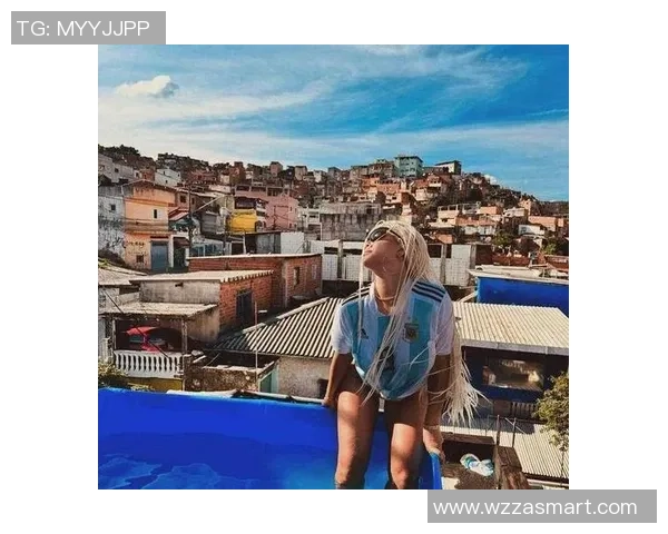 足球明星翘臀视频引发热议网友热评不断引领时尚潮流的运动魅力 足球明星翘臀视频引发热议网友热评不断引领时尚潮流的运动魅力